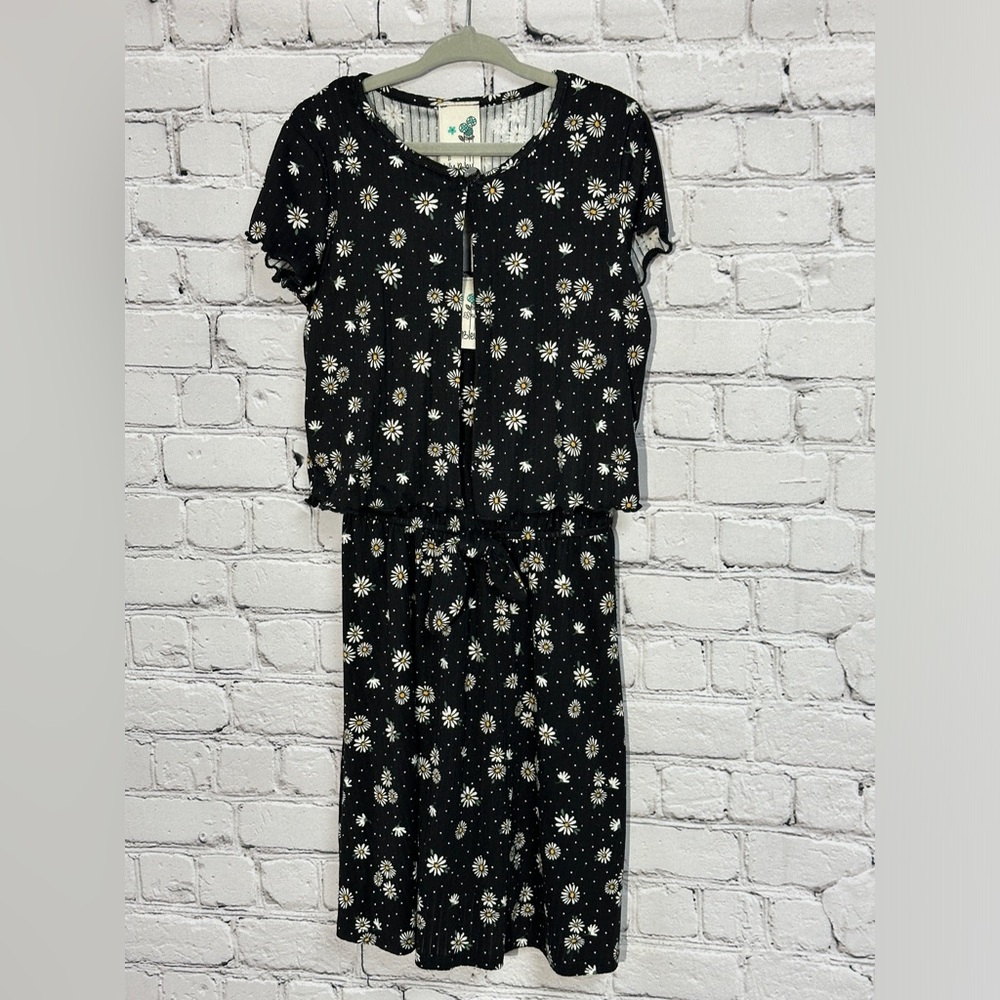 Floral Black Girls Size 7 Dress with Short Sleeves